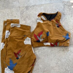 Mono B Colorful Crane Print Activewear Set size small